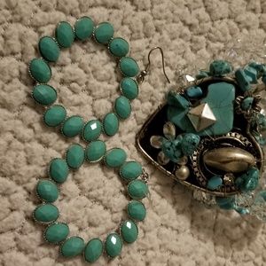 Stretch bracelet with matching earrings